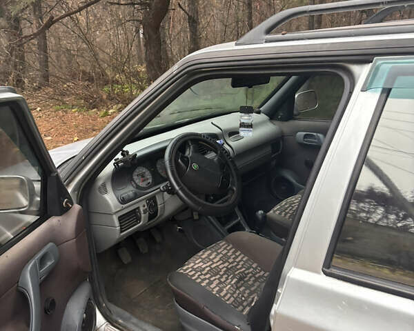 Серый Шкода Фелиция, объемом двигателя 1.3 л и пробегом 177 тыс. км за 1161 $, фото 8 на Automoto.ua