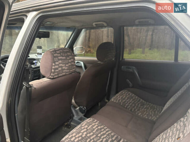 Серый Шкода Фелиция, объемом двигателя 1.3 л и пробегом 177 тыс. км за 1161 $, фото 11 на Automoto.ua