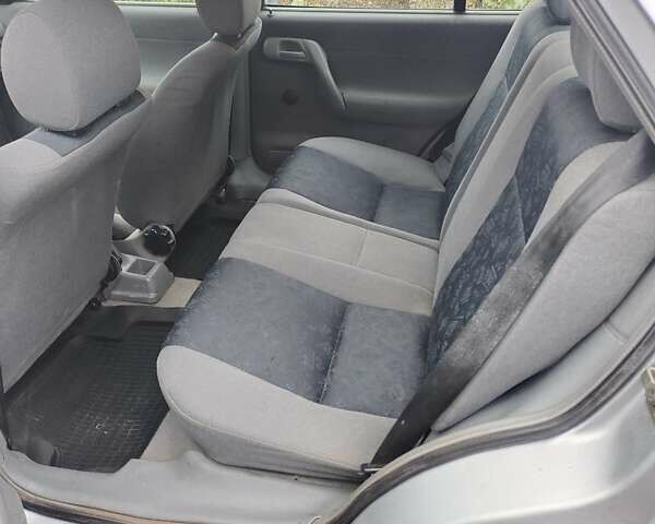 Серый Шкода Фелиция, объемом двигателя 1.6 л и пробегом 291 тыс. км за 2150 $, фото 2 на Automoto.ua