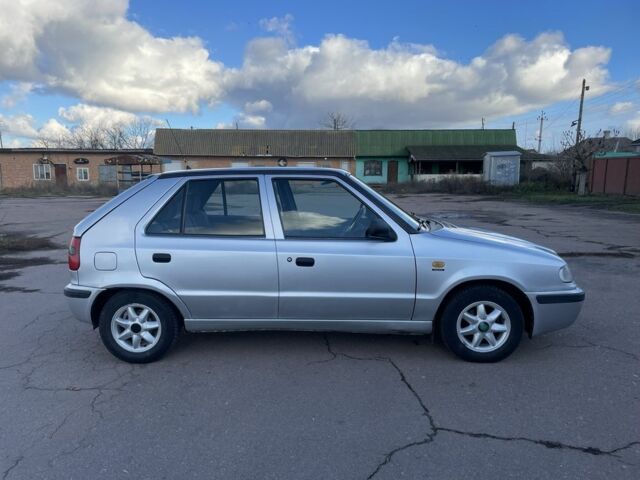 Серый Шкода Фелиция, объемом двигателя 1.6 л и пробегом 191 тыс. км за 1750 $, фото 3 на Automoto.ua