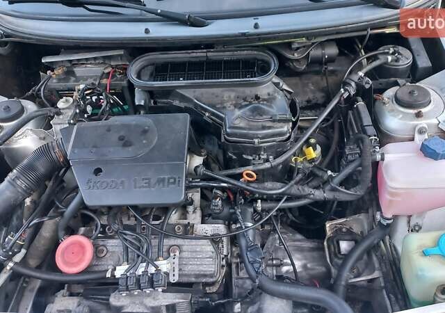 Серый Шкода Фелиция, объемом двигателя 1.3 л и пробегом 300 тыс. км за 1800 $, фото 3 на Automoto.ua