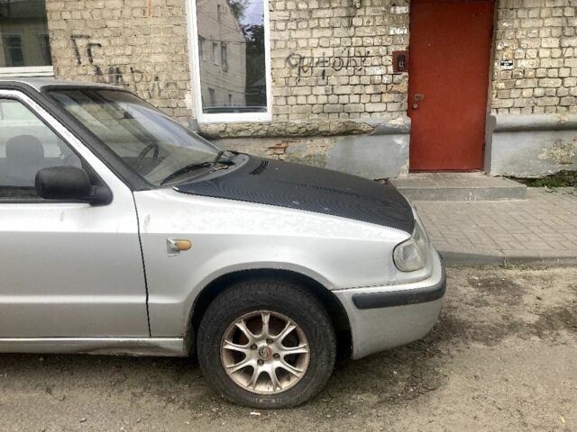 Серый Шкода Фелиция, объемом двигателя 1.3 л и пробегом 200 тыс. км за 2000 $, фото 5 на Automoto.ua