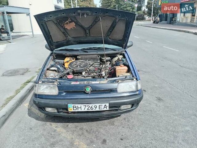 Синий Шкода Фелиция, объемом двигателя 1.3 л и пробегом 250 тыс. км за 900 $, фото 6 на Automoto.ua