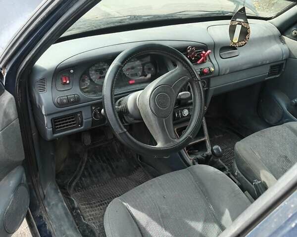 Синий Шкода Фелиция, объемом двигателя 1.3 л и пробегом 250 тыс. км за 900 $, фото 4 на Automoto.ua