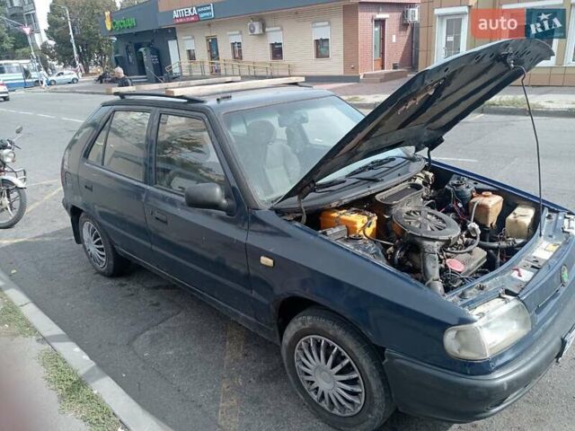 Синий Шкода Фелиция, объемом двигателя 1.3 л и пробегом 250 тыс. км за 900 $, фото 2 на Automoto.ua