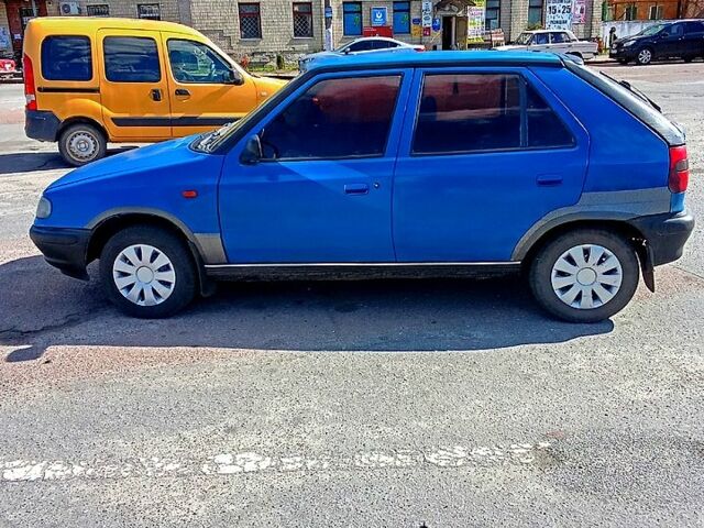 Синий Шкода Фелиция, объемом двигателя 1.3 л и пробегом 300 тыс. км за 860 $, фото 2 на Automoto.ua