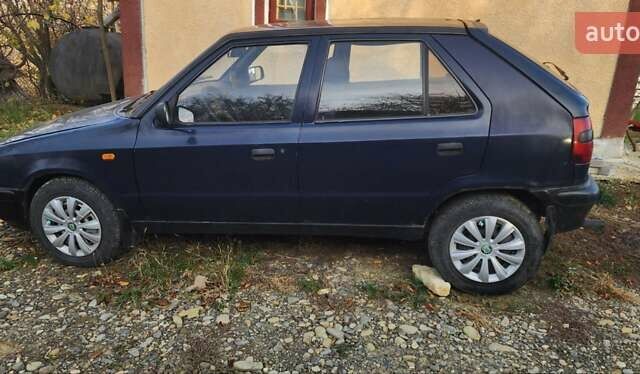 Синий Шкода Фелиция, объемом двигателя 1.3 л и пробегом 235 тыс. км за 950 $, фото 2 на Automoto.ua