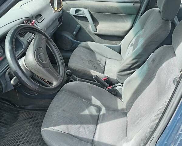 Синий Шкода Фелиция, объемом двигателя 1.3 л и пробегом 250 тыс. км за 900 $, фото 3 на Automoto.ua