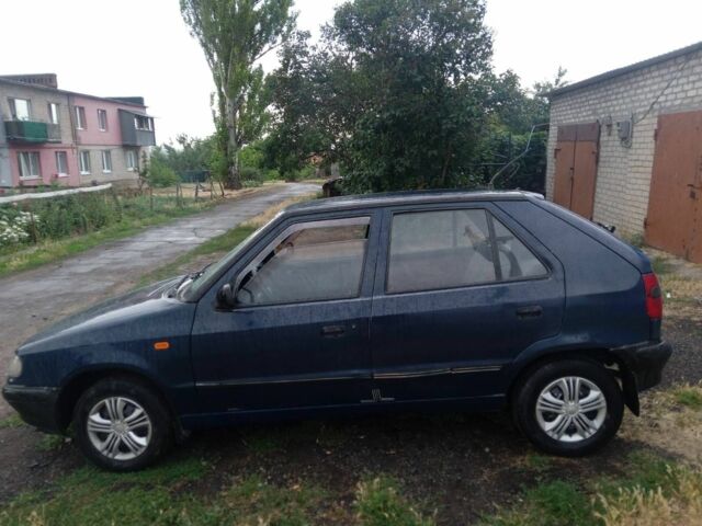 Синій Шкода Феліція, об'ємом двигуна 1.3 л та пробігом 200 тис. км за 950 $, фото 1 на Automoto.ua