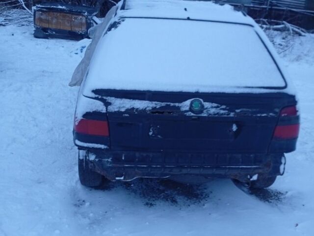 Синий Шкода Фелиция, объемом двигателя 1.3 л и пробегом 489 тыс. км за 356 $, фото 4 на Automoto.ua