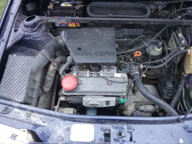 Синий Шкода Фелиция, объемом двигателя 1.3 л и пробегом 270 тыс. км за 1800 $, фото 6 на Automoto.ua