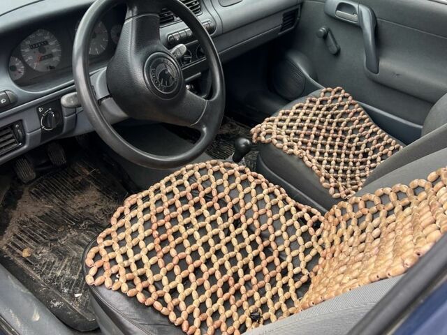 Синий Шкода Фелиция, объемом двигателя 1 л и пробегом 300 тыс. км за 800 $, фото 5 на Automoto.ua