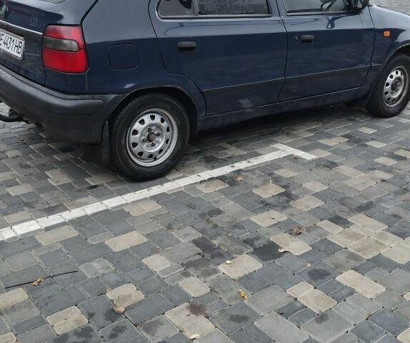 Синий Шкода Фелиция, объемом двигателя 1.3 л и пробегом 244 тыс. км за 1500 $, фото 4 на Automoto.ua