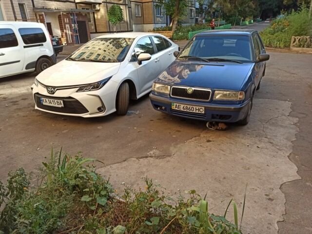 Синий Шкода Фелиция, объемом двигателя 1.6 л и пробегом 260 тыс. км за 2000 $, фото 1 на Automoto.ua