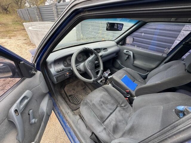 Синий Шкода Фелиция, объемом двигателя 1.3 л и пробегом 120 тыс. км за 400 $, фото 5 на Automoto.ua