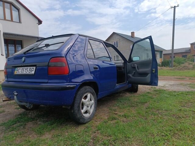 Синий Шкода Фелиция, объемом двигателя 1.6 л и пробегом 229 тыс. км за 1300 $, фото 8 на Automoto.ua