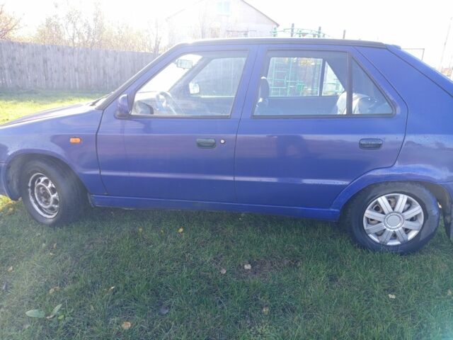 Синий Шкода Фелиция, объемом двигателя 1.3 л и пробегом 216 тыс. км за 900 $, фото 5 на Automoto.ua