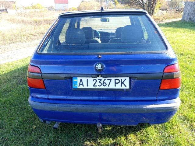 Синий Шкода Фелиция, объемом двигателя 1.3 л и пробегом 216 тыс. км за 900 $, фото 4 на Automoto.ua
