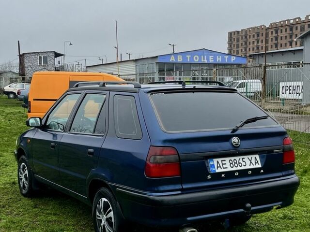 Синий Шкода Фелиция, объемом двигателя 1.6 л и пробегом 195 тыс. км за 2100 $, фото 3 на Automoto.ua