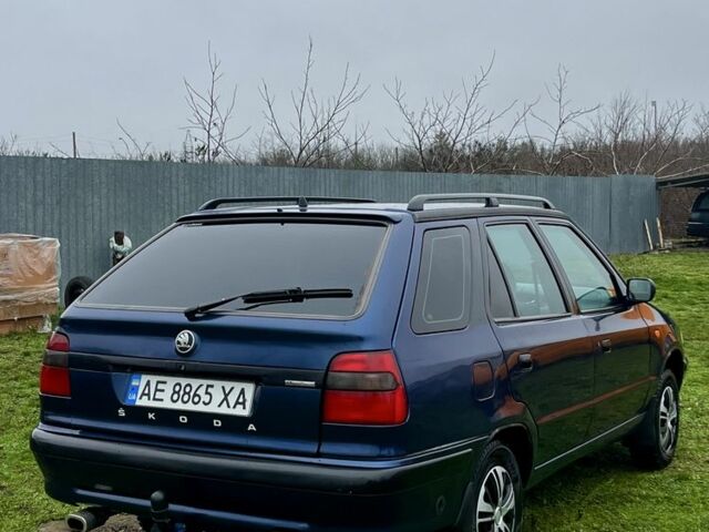 Синий Шкода Фелиция, объемом двигателя 1.6 л и пробегом 195 тыс. км за 2100 $, фото 2 на Automoto.ua