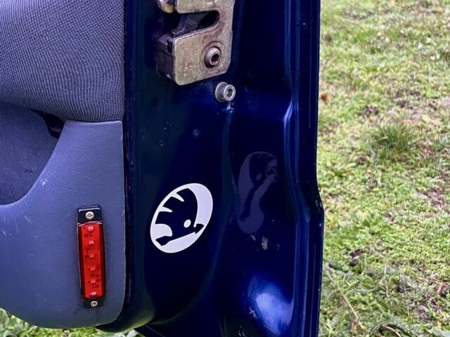 Синий Шкода Фелиция, объемом двигателя 1.6 л и пробегом 195 тыс. км за 2100 $, фото 13 на Automoto.ua