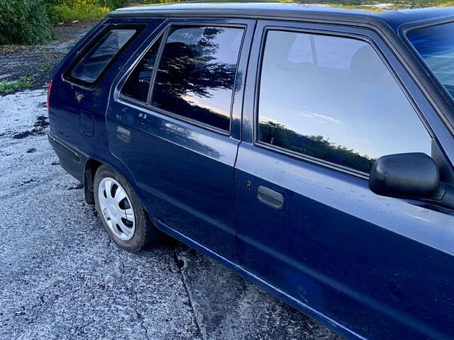 Синій Шкода Феліція, об'ємом двигуна 1.6 л та пробігом 350 тис. км за 1600 $, фото 3 на Automoto.ua