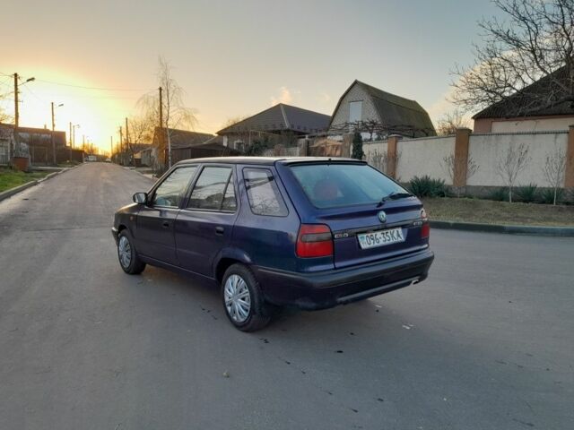 Синий Шкода Фелиция, объемом двигателя 1.6 л и пробегом 250 тыс. км за 1300 $, фото 4 на Automoto.ua