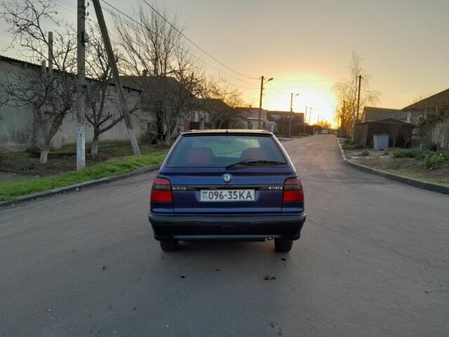 Синий Шкода Фелиция, объемом двигателя 1.6 л и пробегом 250 тыс. км за 1300 $, фото 2 на Automoto.ua