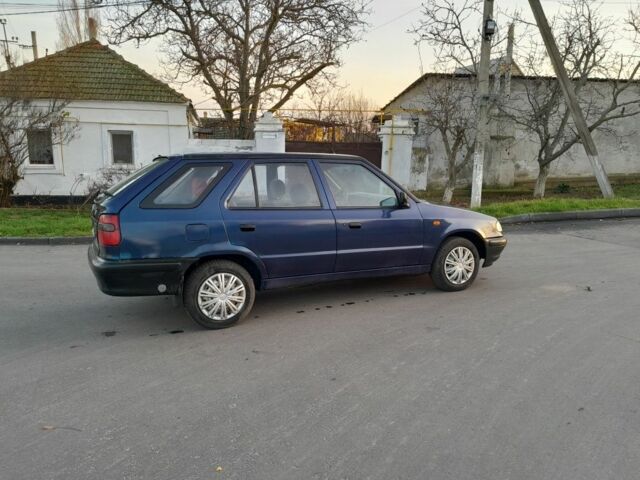 Синий Шкода Фелиция, объемом двигателя 1.6 л и пробегом 250 тыс. км за 1300 $, фото 1 на Automoto.ua