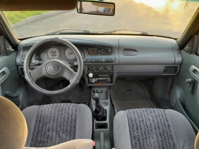 Синий Шкода Фелиция, объемом двигателя 1.6 л и пробегом 250 тыс. км за 1300 $, фото 5 на Automoto.ua