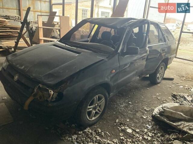 Синий Шкода Фелиция, объемом двигателя 1.6 л и пробегом 250 тыс. км за 550 $, фото 3 на Automoto.ua