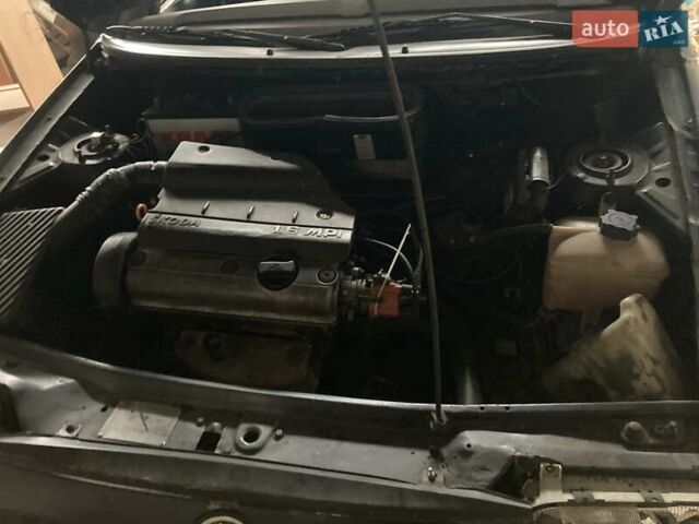 Синий Шкода Фелиция, объемом двигателя 1.6 л и пробегом 250 тыс. км за 550 $, фото 2 на Automoto.ua