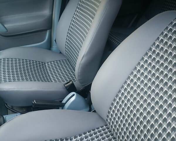 Синий Шкода Фелиция, объемом двигателя 1.3 л и пробегом 350 тыс. км за 3627 $, фото 6 на Automoto.ua