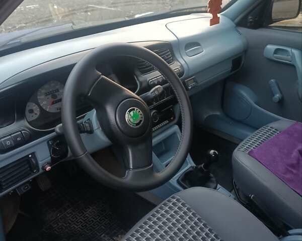 Синий Шкода Фелиция, объемом двигателя 1.3 л и пробегом 350 тыс. км за 3627 $, фото 2 на Automoto.ua