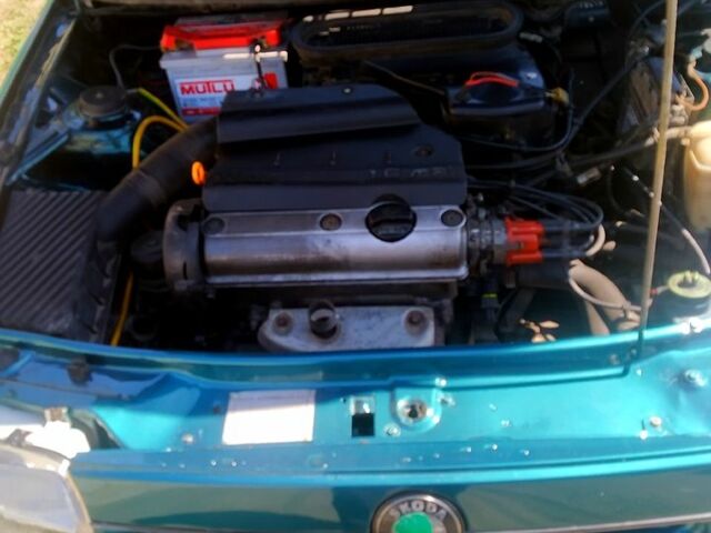 Зеленый Шкода Фелиция, объемом двигателя 1.6 л и пробегом 123 тыс. км за 1600 $, фото 6 на Automoto.ua