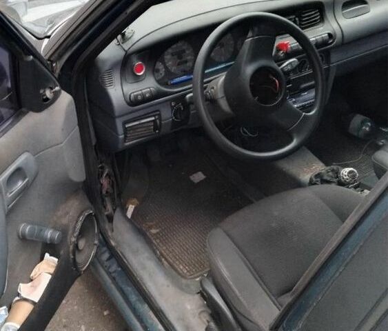 Зеленый Шкода Фелиция, объемом двигателя 1.6 л и пробегом 100 тыс. км за 668 $, фото 3 на Automoto.ua