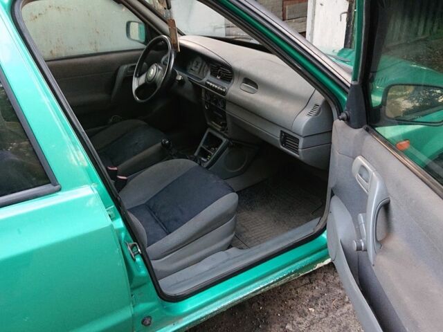 Зеленый Шкода Фелиция, объемом двигателя 1.3 л и пробегом 250 тыс. км за 1100 $, фото 5 на Automoto.ua