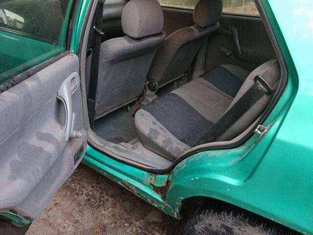 Зеленый Шкода Фелиция, объемом двигателя 1.3 л и пробегом 250 тыс. км за 1100 $, фото 8 на Automoto.ua