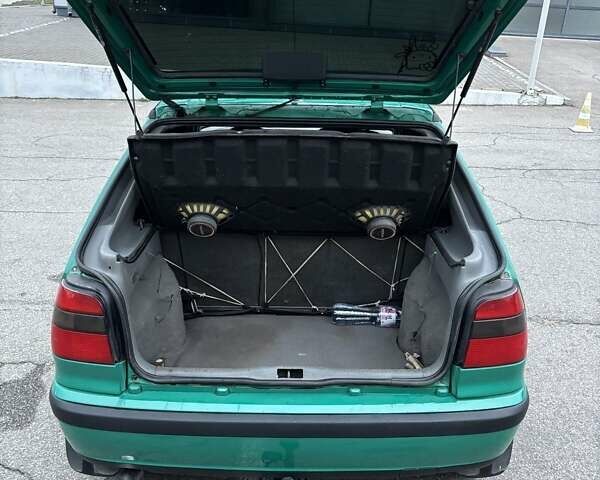 Зелений Шкода Феліція, об'ємом двигуна 1.6 л та пробігом 297 тис. км за 2200 $, фото 5 на Automoto.ua