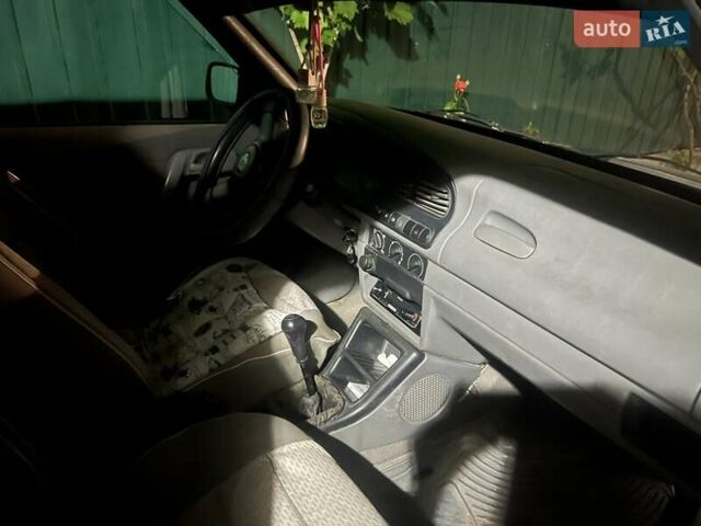 Зеленый Шкода Фелиция, объемом двигателя 1.29 л и пробегом 200 тыс. км за 1500 $, фото 3 на Automoto.ua