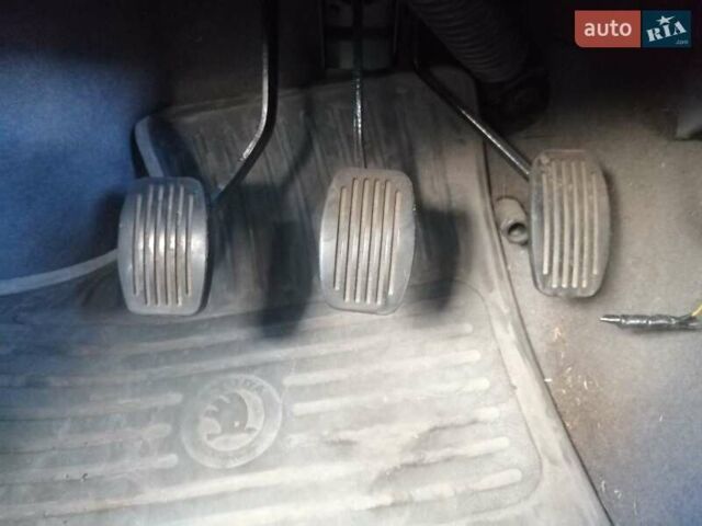 Зеленый Шкода Фелиция, объемом двигателя 1.3 л и пробегом 115 тыс. км за 2300 $, фото 13 на Automoto.ua