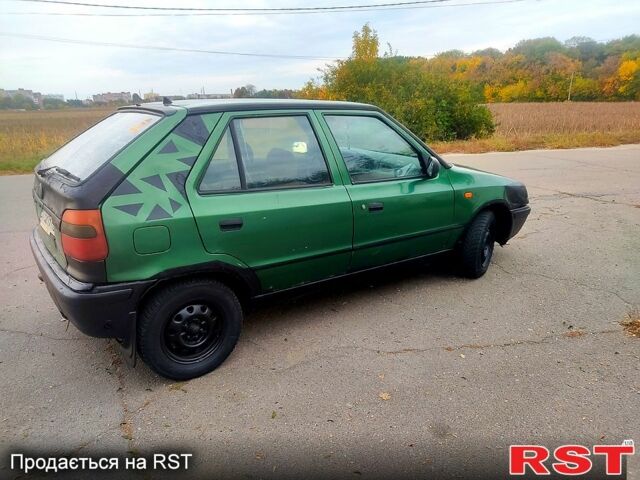 Зеленый Шкода Фелиция, объемом двигателя 1.3 л и пробегом 265 тыс. км за 1350 $, фото 3 на Automoto.ua