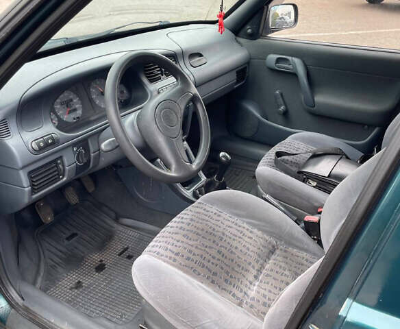 Зеленый Шкода Фелиция, объемом двигателя 1.3 л и пробегом 378 тыс. км за 1700 $, фото 2 на Automoto.ua