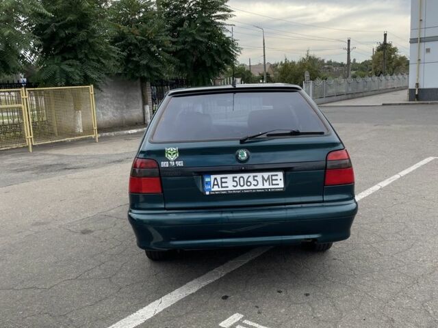 Зеленый Шкода Фелиция, объемом двигателя 1.3 л и пробегом 380 тыс. км за 1800 $, фото 1 на Automoto.ua