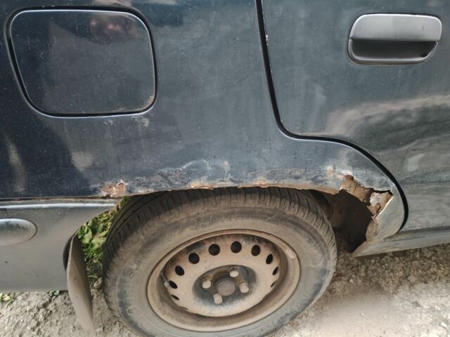 Зеленый Шкода Фелиция, объемом двигателя 1.3 л и пробегом 361 тыс. км за 800 $, фото 4 на Automoto.ua