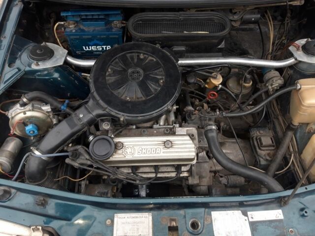 Зеленый Шкода Фелиция, объемом двигателя 1 л и пробегом 170 тыс. км за 2400 $, фото 3 на Automoto.ua