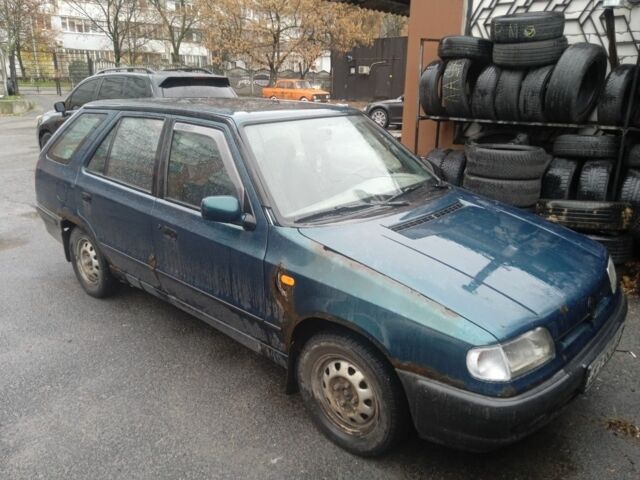 Зеленый Шкода Фелиция, объемом двигателя 0 л и пробегом 137 тыс. км за 600 $, фото 1 на Automoto.ua