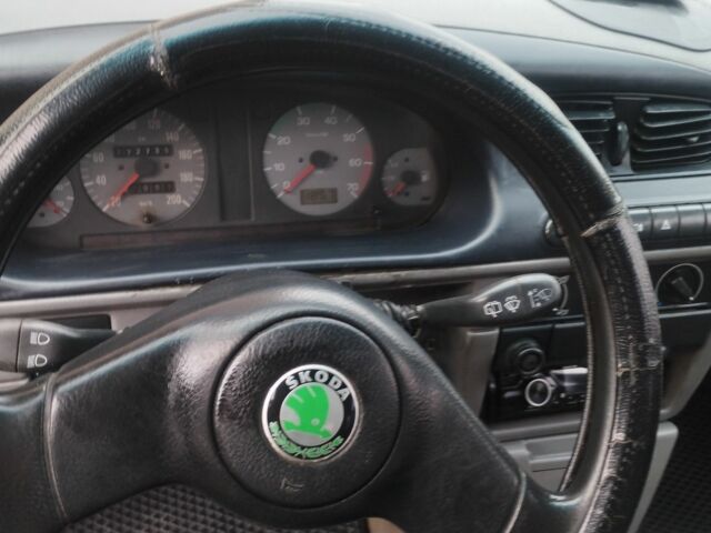 Зеленый Шкода Фелиция, объемом двигателя 1.3 л и пробегом 100 тыс. км за 1350 $, фото 7 на Automoto.ua