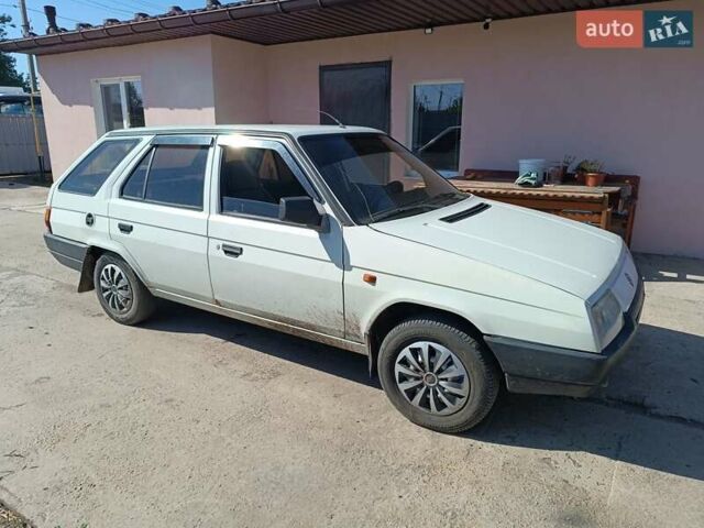 Білий Шкода Форман, об'ємом двигуна 1.3 л та пробігом 200 тис. км за 1800 $, фото 3 на Automoto.ua
