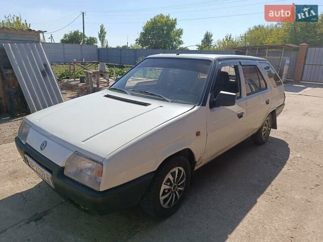 Білий Шкода Форман, об'ємом двигуна 1.3 л та пробігом 200 тис. км за 1800 $, фото 4 на Automoto.ua